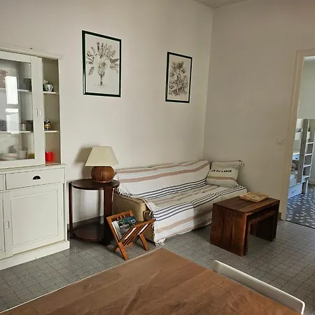 Дом отдыха Arcachon: Charmante Maison T3 Proche Et Commerces, 2 Chambres, Wi-fi, Ideale Familles - Fr-1-319-35 Аркашон